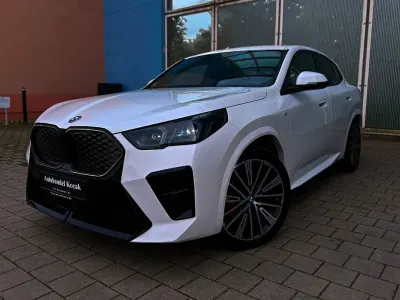 Gebraucht BMW iX2 M Sport 230 kW (313 PS) 2025 Weiß SUV