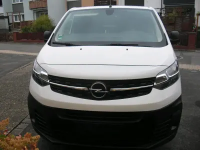Gebraucht Opel Vivaro-e Combi 144 PS (105 kW) 2022 Weiß Van / Kleinbus