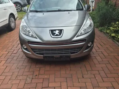 Gebraucht Peugeot 207 CC Premium 120 PS (88 kW) 2012 Grau Cabrio