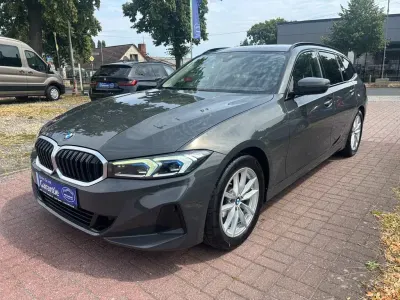 Gebraucht BMW 318 Shadowline 150 PS (110 kW) 2023 Grau Limousine