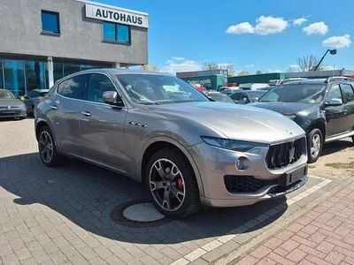 Usata Maserati Levante 275 CV (202 kW) 2017 Grigio SUV