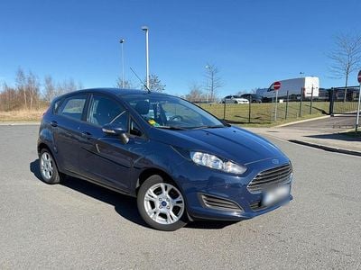 Gebraucht Ford Fiesta 80 PS (58 kW) 2014 Blau Kleinwagen