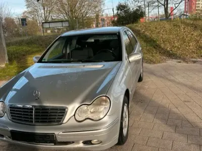 Gebraucht Mercedes C200 163 PS (119 kW) 2000 Silber Limousine
