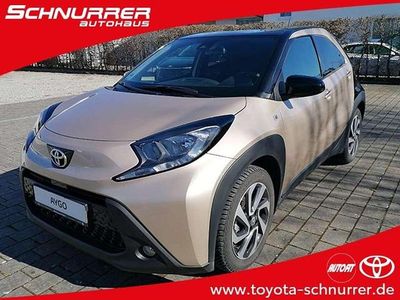 Gebraucht Toyota Aygo X 72 PS (52 kW) 2025 Ginger beige / night sky bla SUV