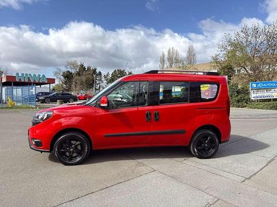 Gebraucht Fiat Doblò Lounge 120 PS (88 kW) 2019 Rot Van / Kleinbus