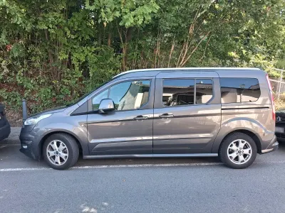 Gebraucht Ford Tourneo Connect Titanium 101 PS (74 kW) 2018 Grau Van / Kleinbus