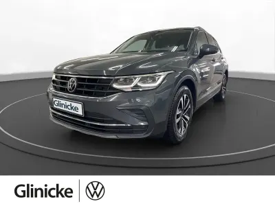 Gebraucht VW Tiguan United 150 PS (110 kW) 2021 Delfingrau metallic SUV