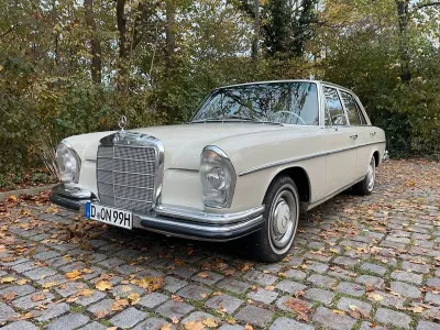 Gebraucht Mercedes 250 131 PS (96 kW) 1966 Beige Limousine