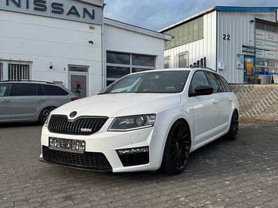 Weiß Gebraucht 2014 Skoda Octavia vRS Kombi | 12.499 € (Fairer Preis)
