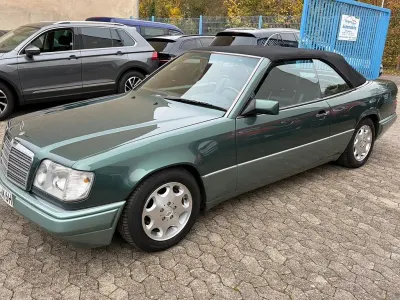 Gebraucht Mercedes E320 220 PS (161 kW) 1994 Grün Cabrio