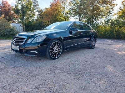 Gebraucht Mercedes E250 Avantgarde 204 PS (150 kW) 2009 Schwarz Limousine
