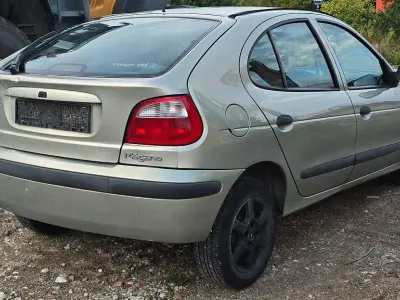 Gebraucht Renault Mégane II 95 PS (69 kW) 2002 Gold Limousine