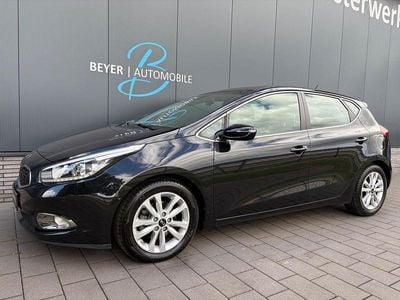 Gebraucht Kia Ceed Spirit 135 PS (99 kW) 2012 Schwarz Kleinwagen