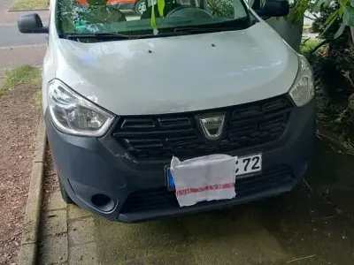 Gebraucht Dacia Dokker Essentiel 102 PS (75 kW) 2017 Weiß Van / Kleinbus