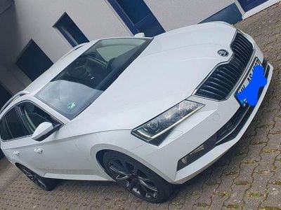 Usado Skoda Superb 190 HP (139 kW) 2016 Branco Sedan