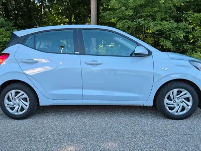 Gebraucht Hyundai i10 Select 67 PS (49 kW) 2020 Silber Kleinwagen
