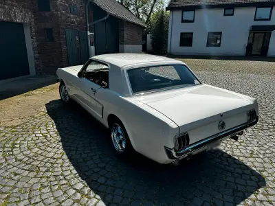 Gebraucht Ford V8 200 PS (147 kW) 1965 Weiß Coupé
