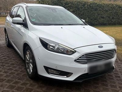 Gebraucht Ford Focus Titanium 120 PS (88 kW) 2015 Weiß Kombi