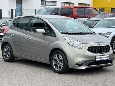 Usado Kia Venga DREAM-TEAM Edition 128 HP (94 kW) 2017 Prateado Citadino
