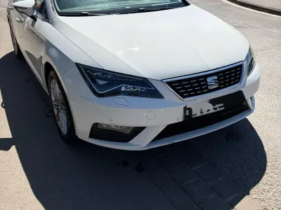 Używany Seat Leon 125 KM (91 kW) 2017 Biały Sedan/Limuzyna