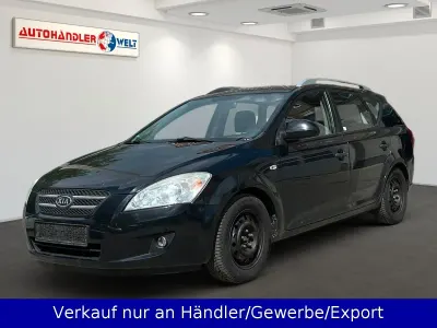 Usado Kia Ceed 109 CV (80 kW) 2008 Negro Utilitario