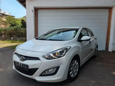 Gebraucht Hyundai i30 Classic 99 PS (72 kW) 2013 Weiß Limousine