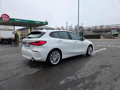 Gebraucht BMW 118 Sport Line 150 PS (110 kW) 2021 Weiß Kleinwagen