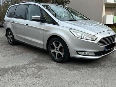 Gebraucht Ford Galaxy 150 PS (110 kW) 2016 Silber Van / Kleinbus