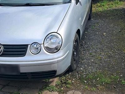 Gebraucht VW Polo 55 PS (40 kW) 2004 Silber Kleinwagen