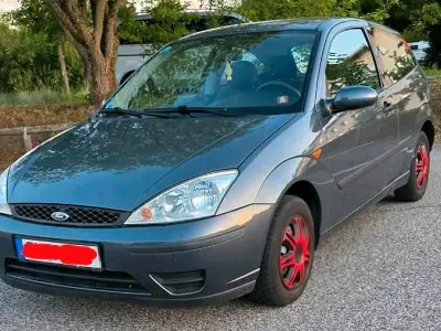 Gebraucht Ford Focus 74 PS (54 kW) 2003 Grau Kleinwagen