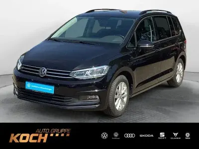 Gebraucht VW Touran Comfortline 150 PS (110 kW) 2019 Deep black perleffekt Van / Kleinbus