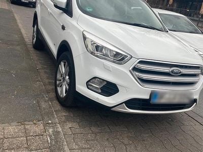 Weiß Gebraucht 2017 Ford Kuga SUV | 11.500 € (Fairer Preis)