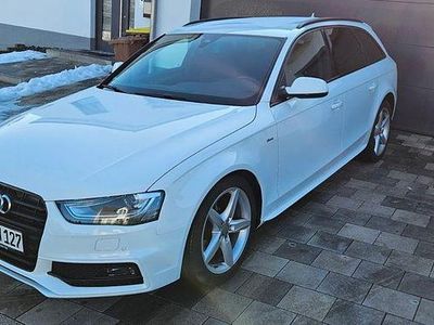 Weiß Gebraucht 2013 Audi A4 S-Line Kombi | 16.700 €