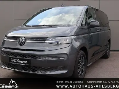 Gebraucht VW Multivan Life 204 PS (150 kW) 2023 Indiumgrau Van / Kleinbus