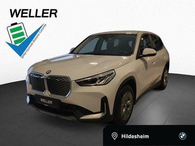 Alpinweiss iii (weiß) Gebraucht 2023 BMW iX1 Performance SUV | 33.450 € (Superpreis)