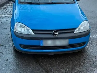 Usata Opel Corsa 90 CV (66 kW) 2001 Blu Utilitaria