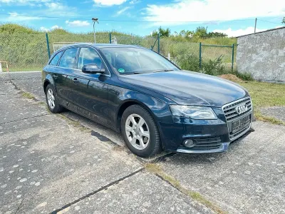 Gebraucht Audi A4 160 PS (117 kW) 2011 Blau Kombi