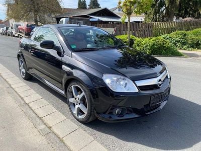 Usata Opel Tigra Edition 90 CV (66 kW) 2008 Grigio Cabrio