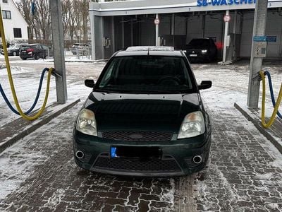 Grün Gebraucht 2005 Ford Fiesta Sport Kleinwagen | 2.450 € (Fairer Preis)