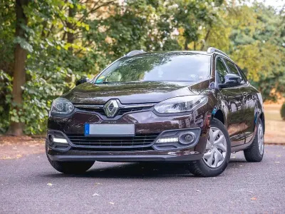 Gebraucht Renault Mégane III LIMITED 131 PS (96 kW) 2015 Braun Limousine