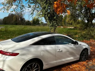 Gebraucht Renault Laguna Coupé 150 PS (110 kW) 2011 Weiß Coupé