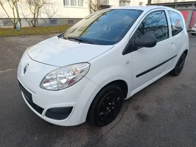 Używany Renault Clio II 58 KM (42 kW) 2009 Biały Sedan/Limuzyna