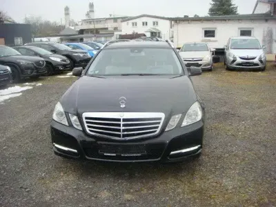 Gebraucht Mercedes E200 184 PS (135 kW) 2010 Schwarz Kombi