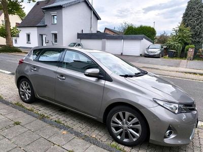Toyota Auris Hybrid