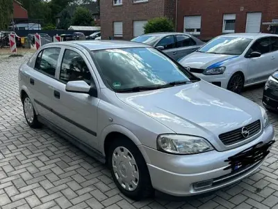 Gebraucht Opel Astra 84 PS (61 kW) 2002 Silber Limousine