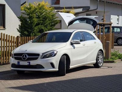 Gebraucht Mercedes A250 211 PS (155 kW) 2016 Weiß Kleinwagen