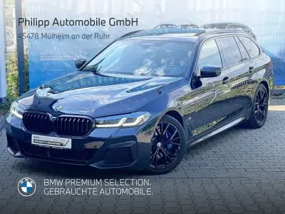 Gebraucht BMW 520 M Sport 190 PS (139 kW) 2023 Carbonschwarz Kombi