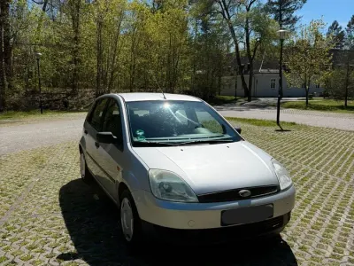 Brugt Ford Fiesta 80 HK (58 kW) 2004 Sølv Hatchback