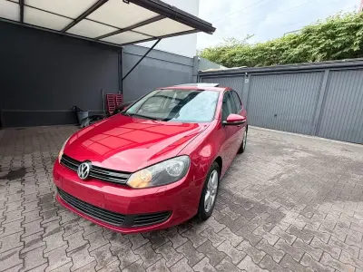 Gebraucht VW Golf VI Comfortline 140 PS (102 kW) 2011 Rot Kleinwagen
