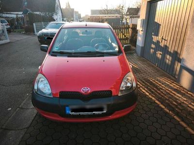Rot Gebraucht 2001 Toyota Yaris Kleinwagen | 2.200 € (Etwas zu teuer)